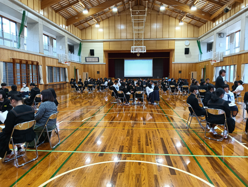 ③